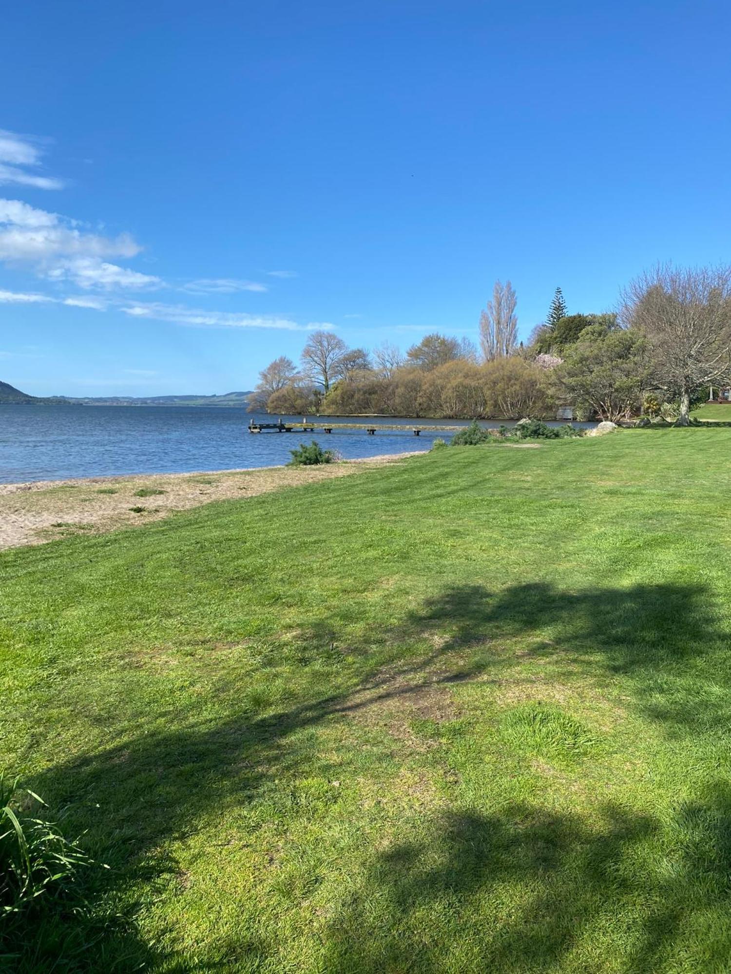 Zodiac Bay Lake Retreat Rotorua Eksteriør billede